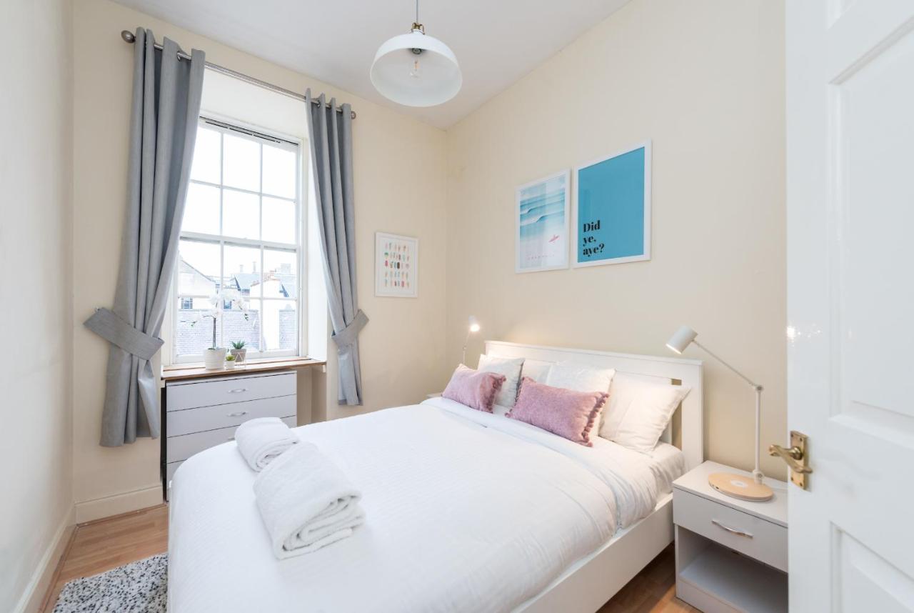 אדינבורו Bright And Modern 2 Bed Apartment מראה חיצוני תמונה