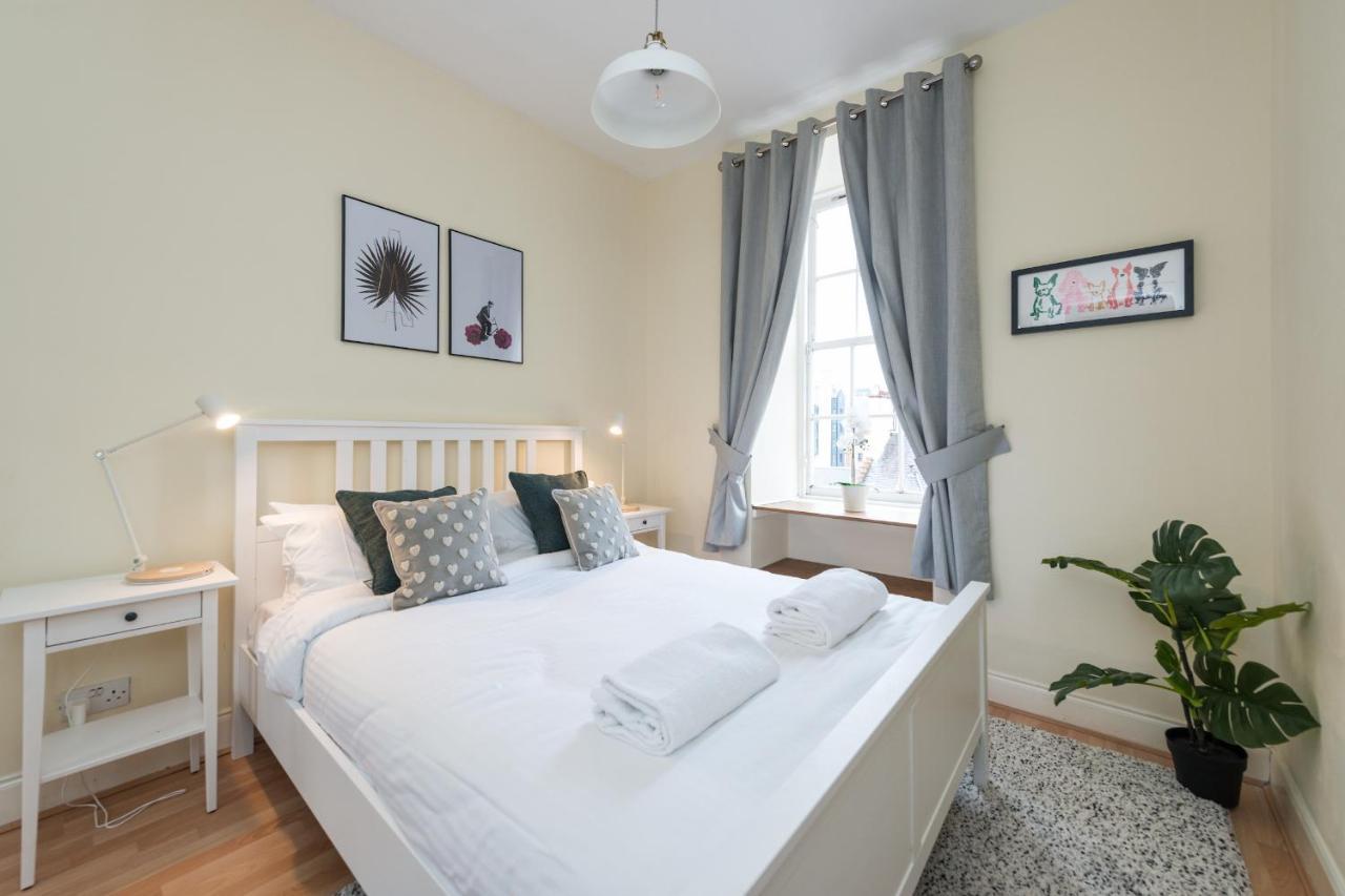 אדינבורו Bright And Modern 2 Bed Apartment מראה חיצוני תמונה